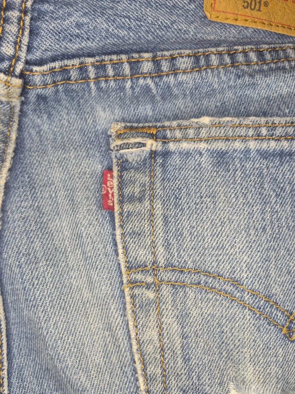 Levi's 501 Original Fit Jeans Mens 30x34 Light Wash Straight Leg Denim